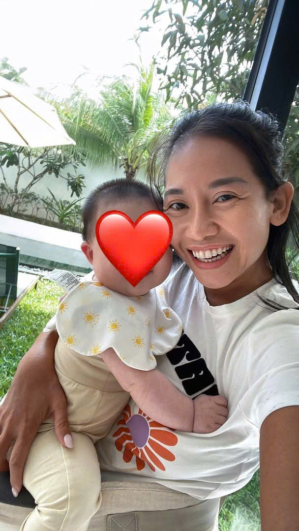 Professional English-speaking Nanny Lucy in Phú Quốc - Anh Nguyen Babysitter Network