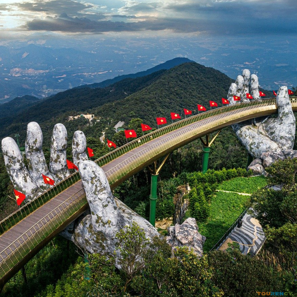 Family travel destination Đà Nẵng - Trusted babysitting services available by Anh Nguyen